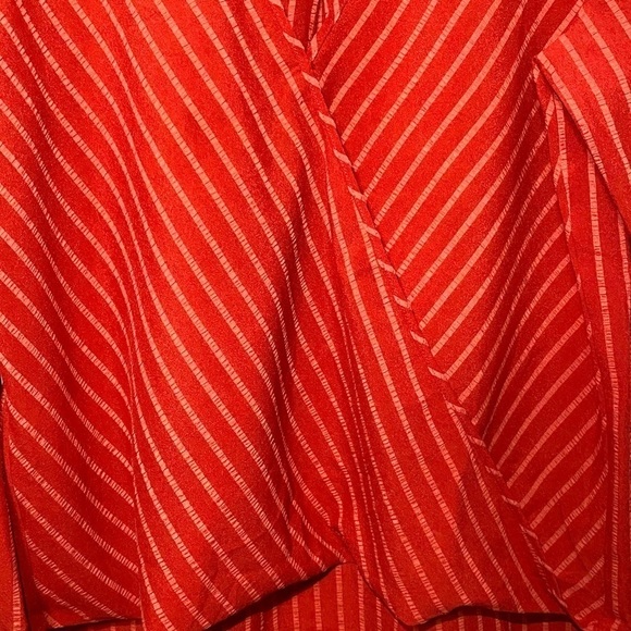 𝅺BCBGMAXAZRIA Venetian Red Hi-Low Wrap Blouse - Picture 6 of 7
